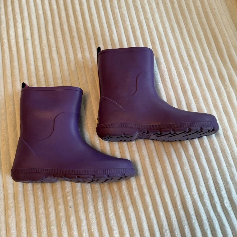 totes stylish purple